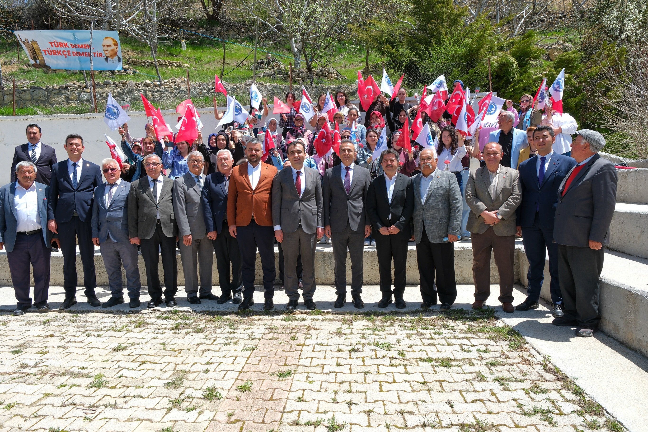 749Uncu Turk Dil Bayrami Etkinlikleri Balkusanda Basladi (4)