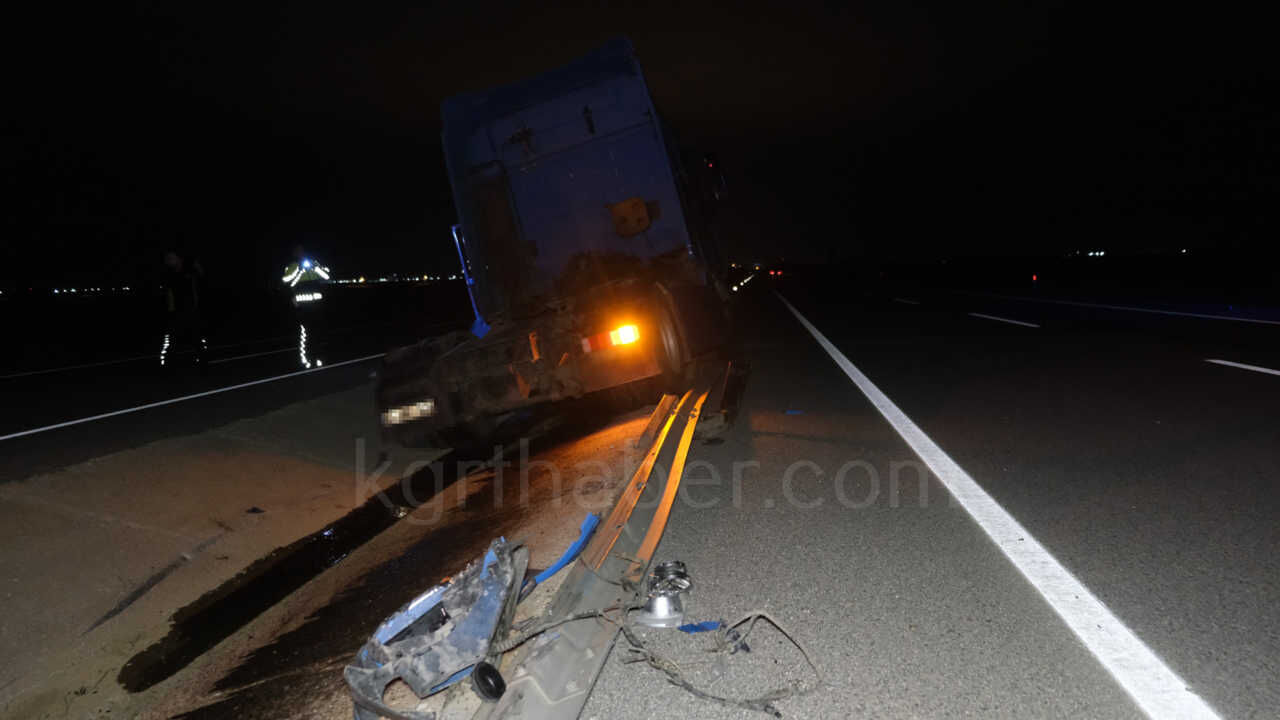 Bariyerlere Carparak 100 Metre Suruklenen Tir Refuje Dustu 1 Yarali10