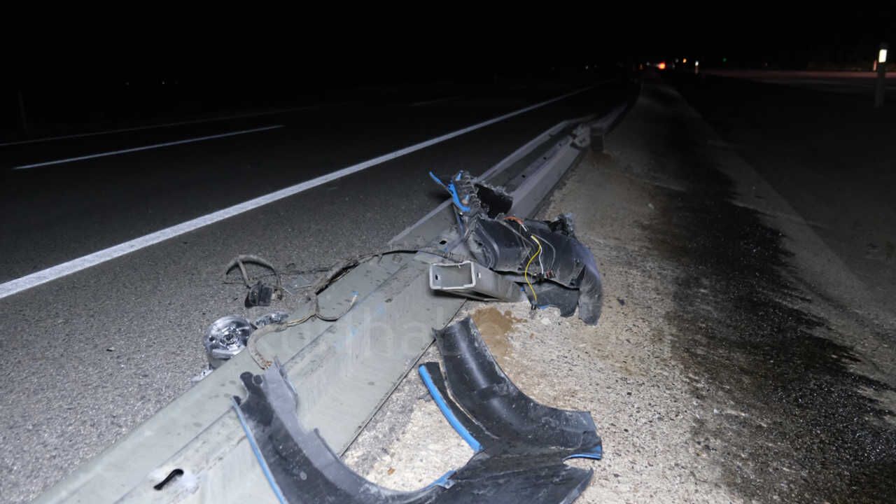 Bariyerlere Carparak 100 Metre Suruklenen Tir Refuje Dustu 1 Yarali4