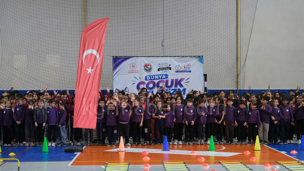 Bin 500 Ogrenci Dunya Cocuk Atletizm Gununde Hem Eglendi Hem Spor Yapti0