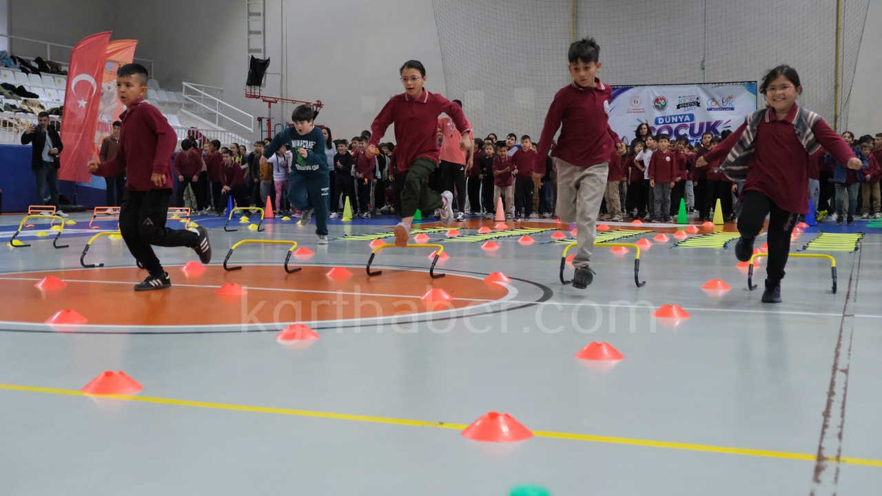 Bin 500 Ogrenci Dunya Cocuk Atletizm Gununde Hem Eglendi Hem Spor Yapti6