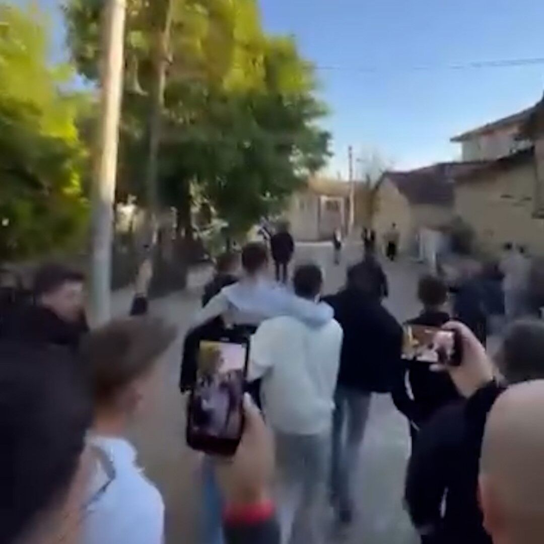 Boluda Ilginc Bayram Gelenegi Namaza Gelmeyenleri Buz Gibi Suya Attilar (2)