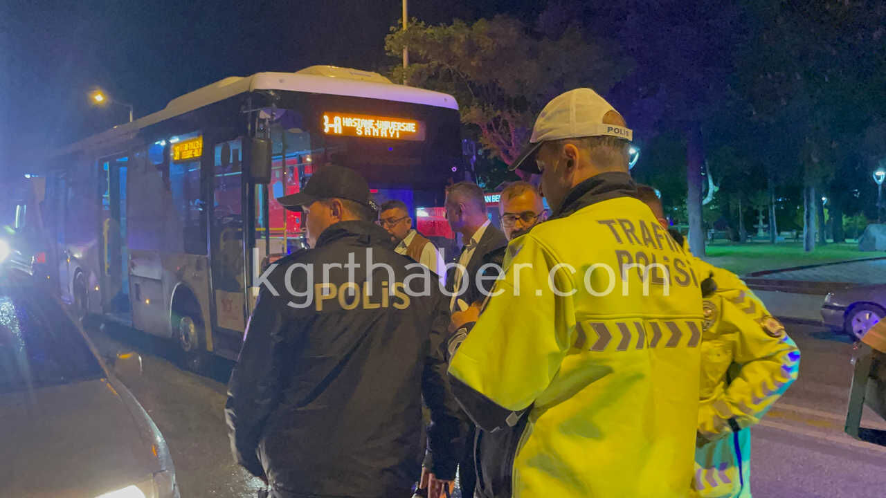 Elektrikli Bisikletin Carptigi Yaya Yaralandi Surucunun Aracindan Musta Cikti2