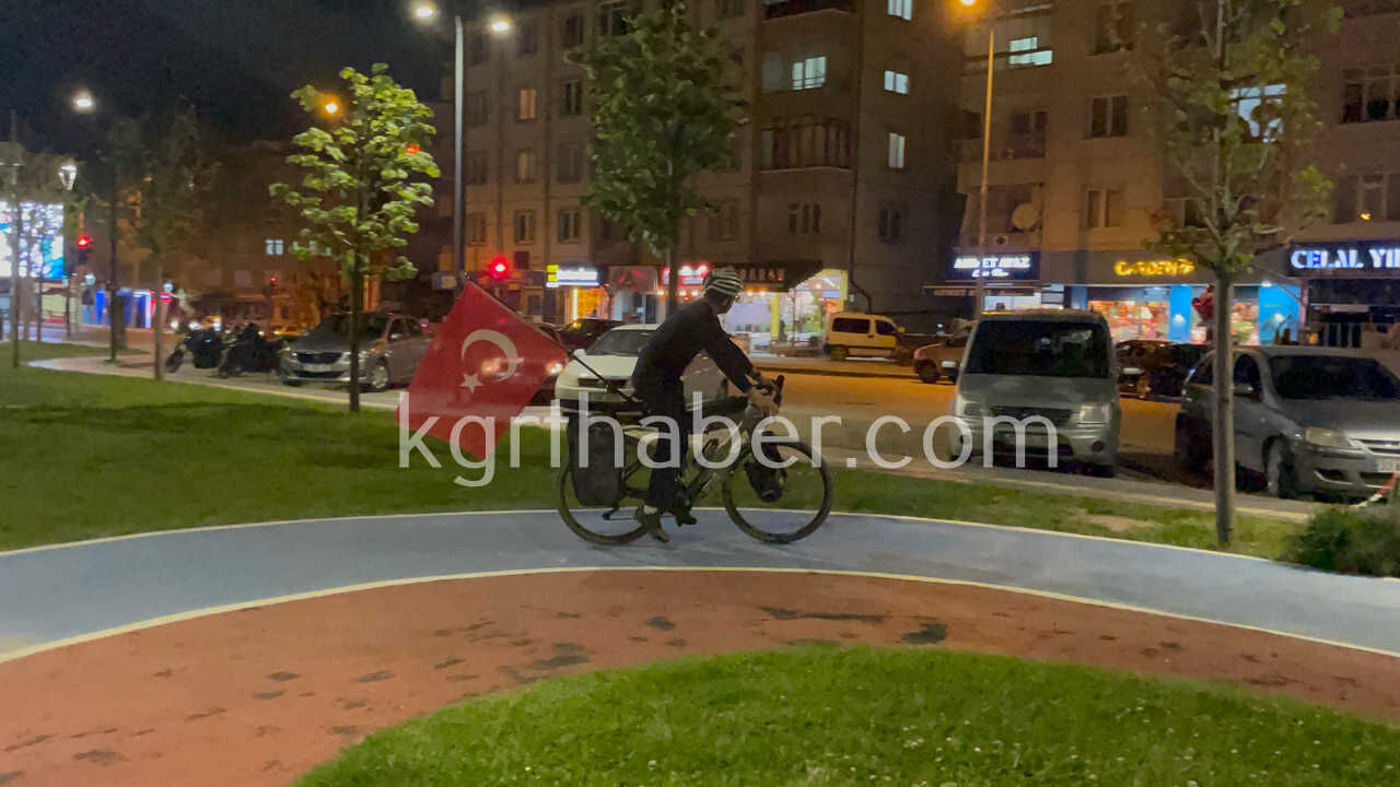 Fransiz Turist Turk Bayrakli Bisikletiyle Turkiyeyi Geziyor6