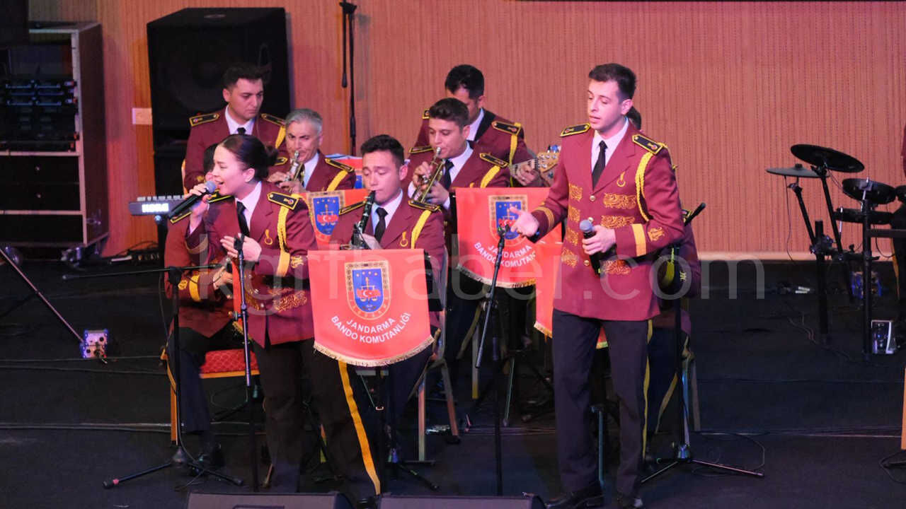 Jandarma Genel Komutanligi Bandosu Konseri Cok Begenildi9