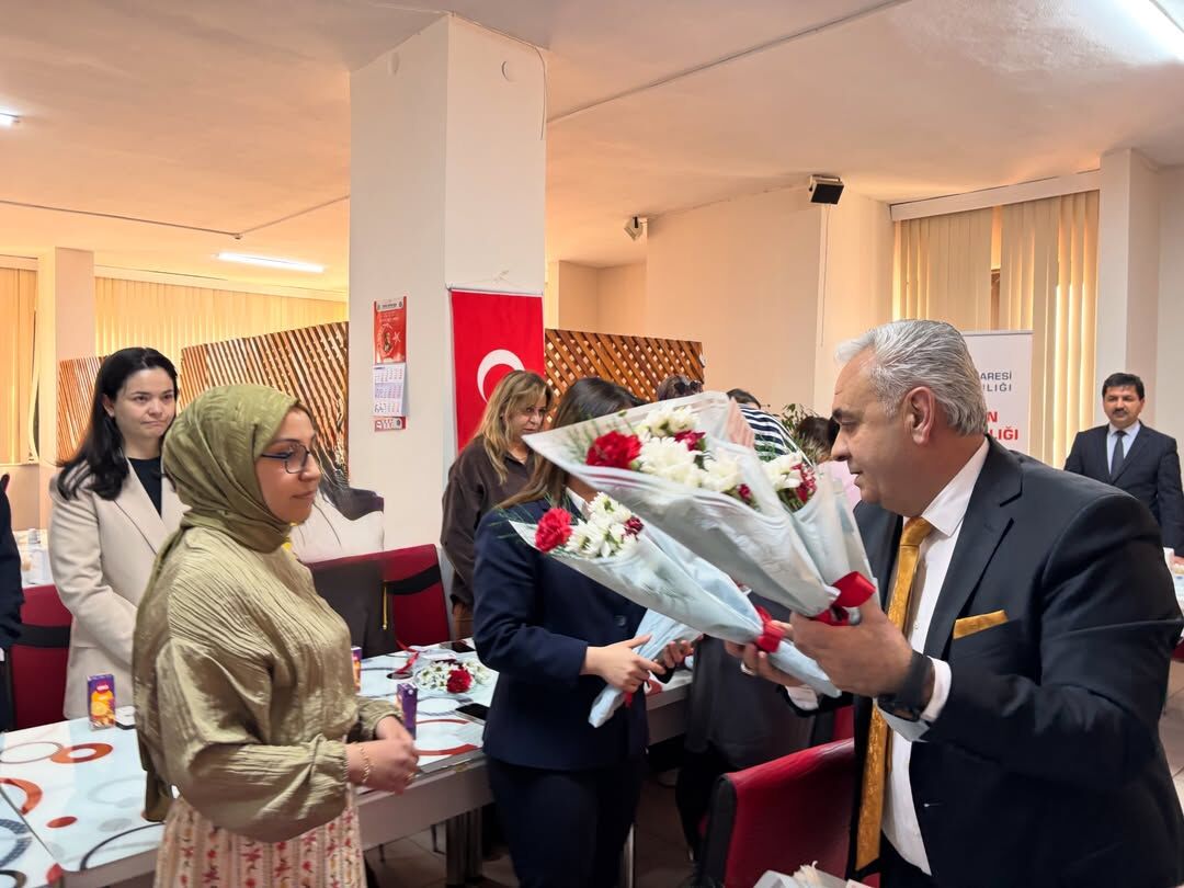 Karaman Defterdarliginda Kadinlar Ve Anneler Gunu Unutulmadi (7)