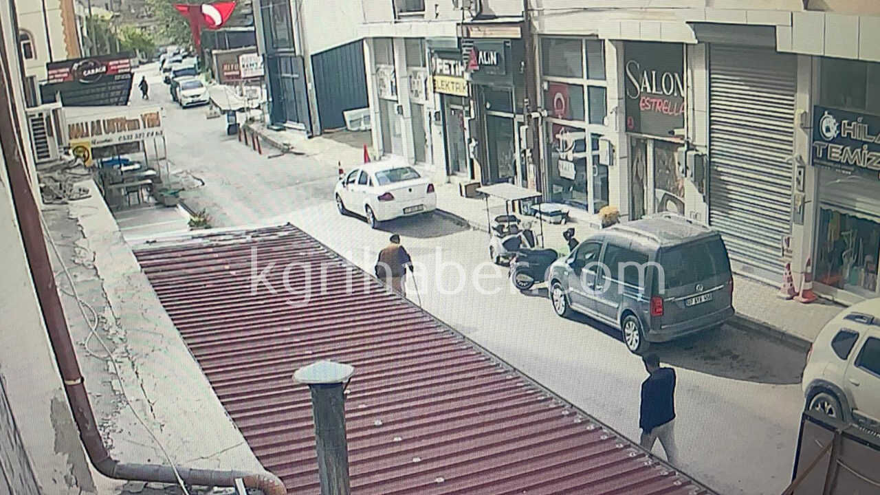 Karamanda Elektrikli Bisikletin Altinda Kalan Yasli Adam Yaralandi3