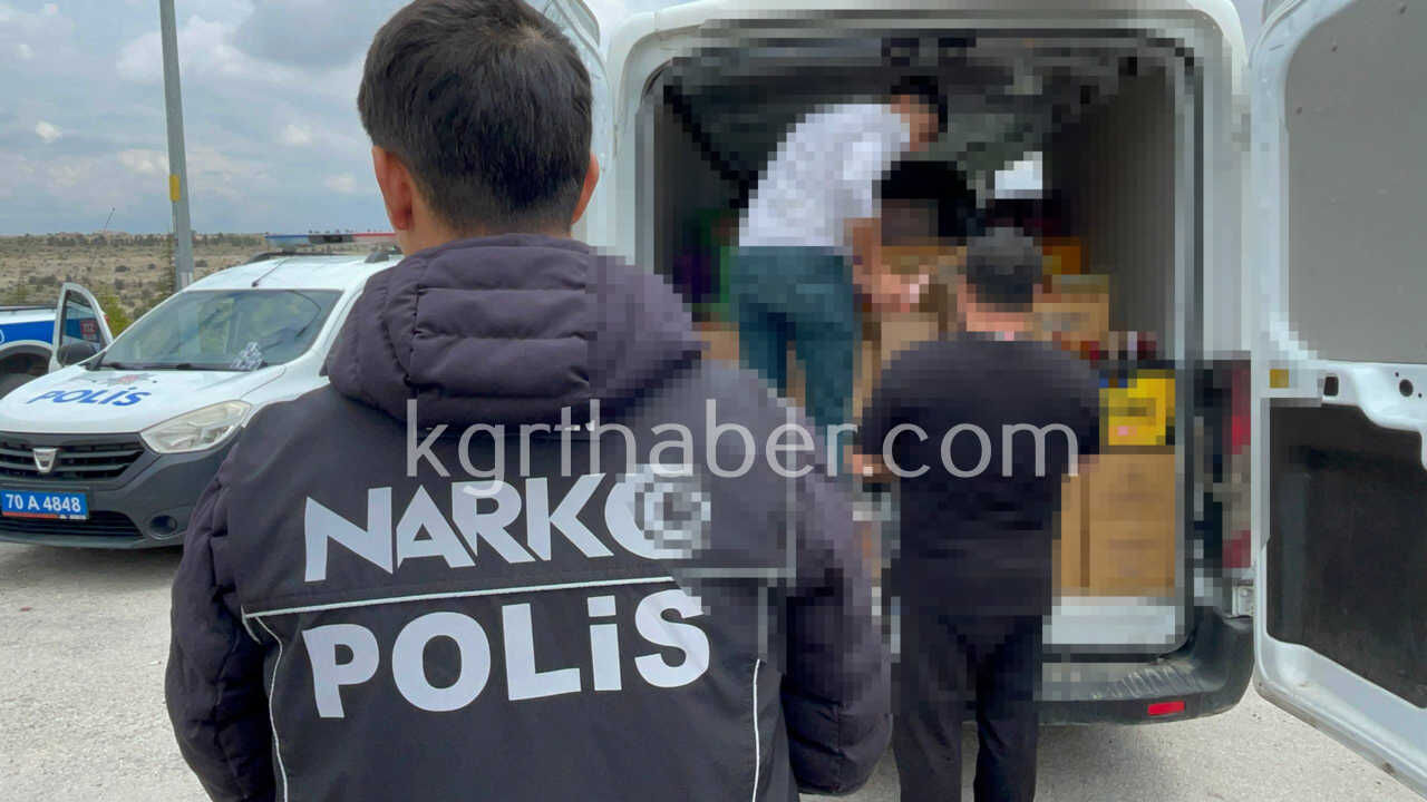 Karamanda Hareketli Dakikalar Durdurulan Aractaki Bin Sise Alkol Incelendi2