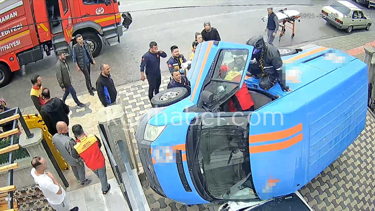 Karamanda Kargo Aracinin Devrilme Ani Kamerada Yaralinin Yardimina Motokurye Kostu4