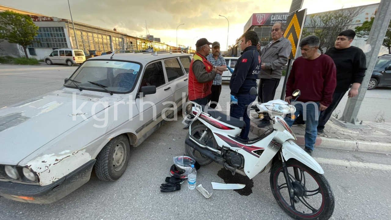 Karamanda Otomobil Ile Motosiklet Carpisti 1 Yarali0