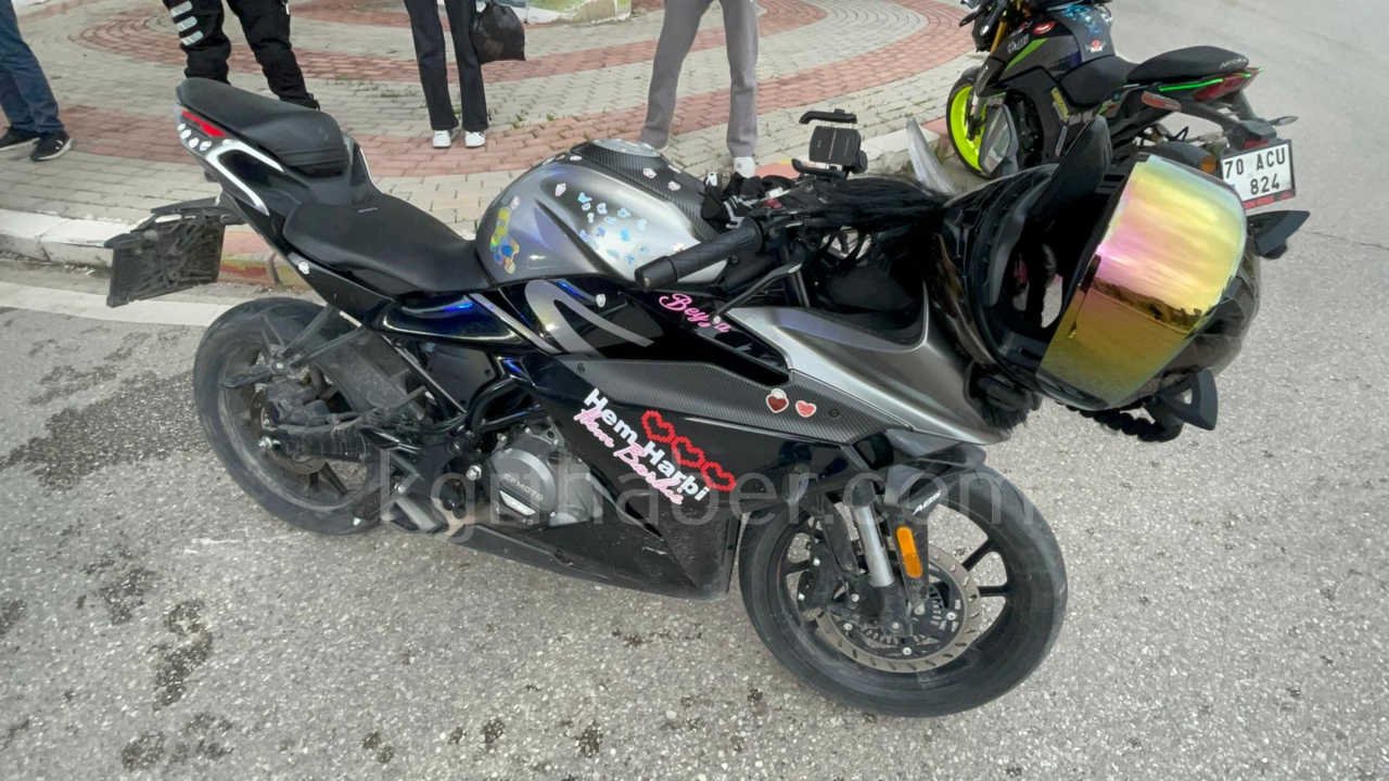 Karamanda Otomobil Motosiklete Arkadan Carpti 1 Yarali2