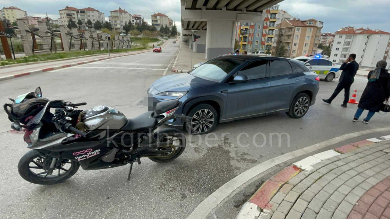 Karamanda Otomobil Motosiklete Arkadan Carpti 1 Yarali3