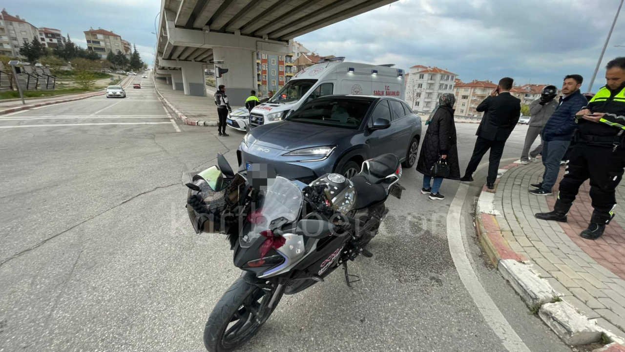 Karamanda Otomobil Motosiklete Arkadan Carpti 1 Yarali5