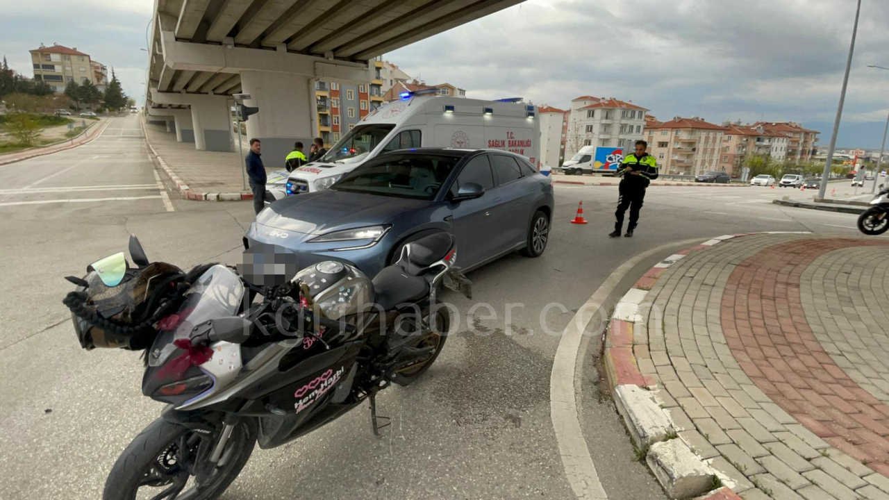 Karamanda Otomobil Motosiklete Arkadan Carpti 1 Yarali7