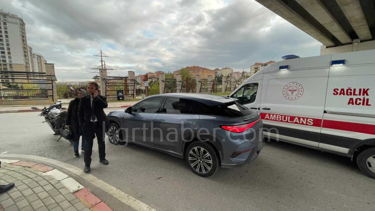 Karamanda Otomobil Motosiklete Arkadan Carpti 1 Yarali9
