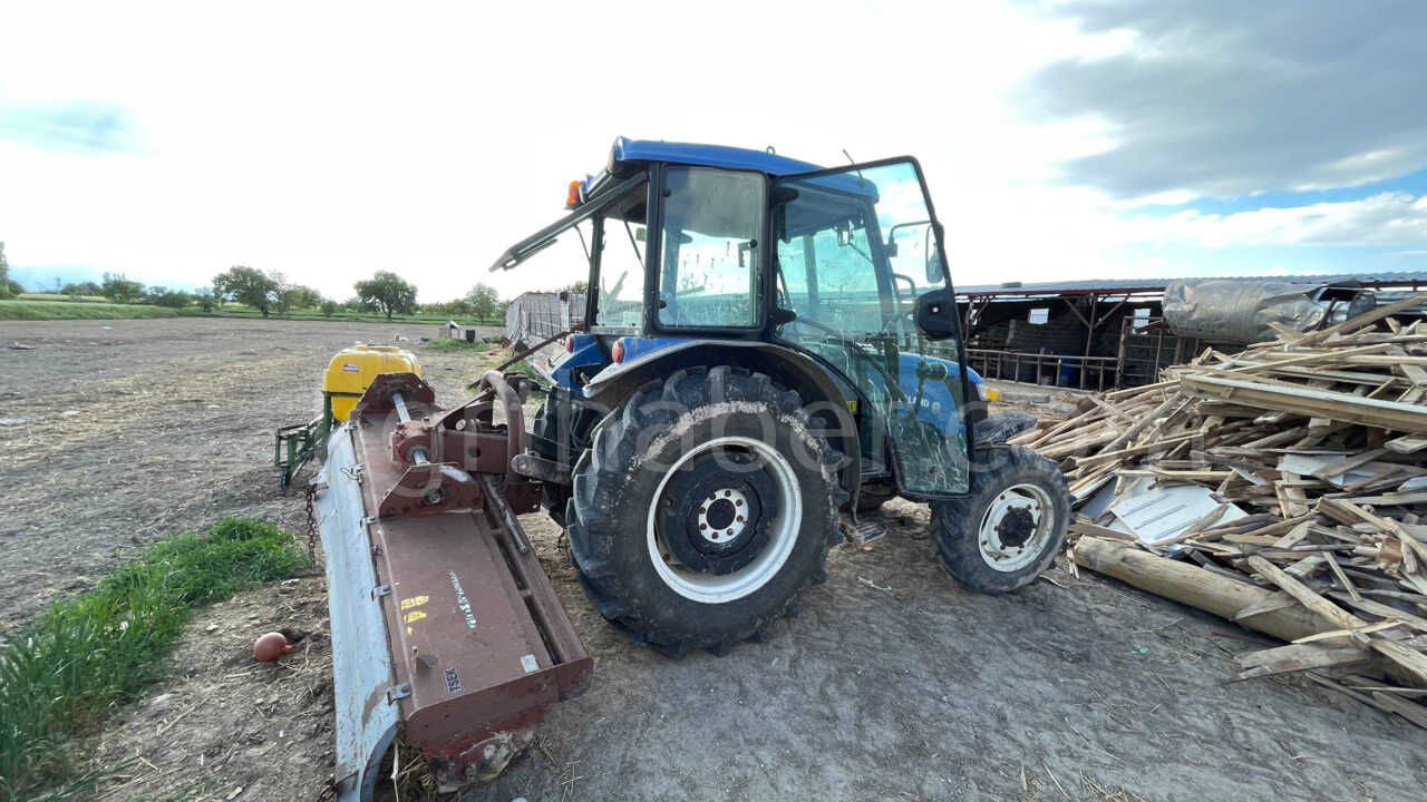 Karamanda Traktor Saftina Kolu Sikisan Sahis Yaralandi4