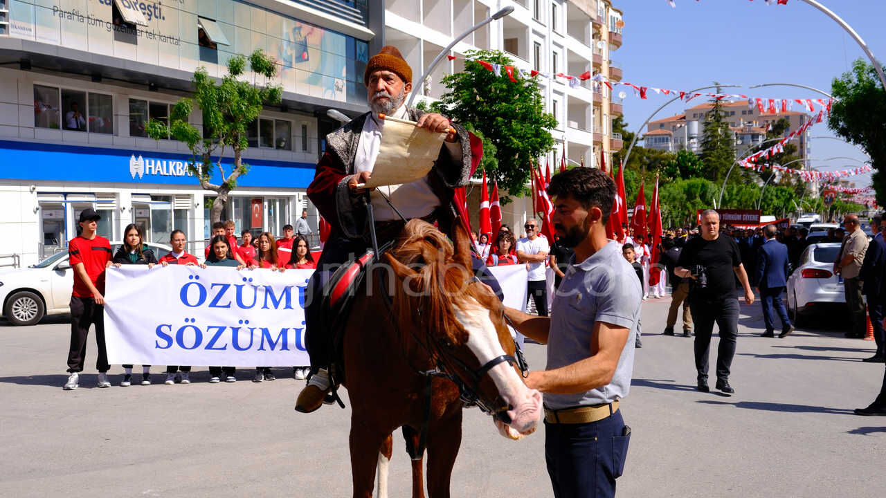 Karamanda Turk Dil Bayrami Coskusu Turk Dili Yuruyusu Gerceklestirildi1