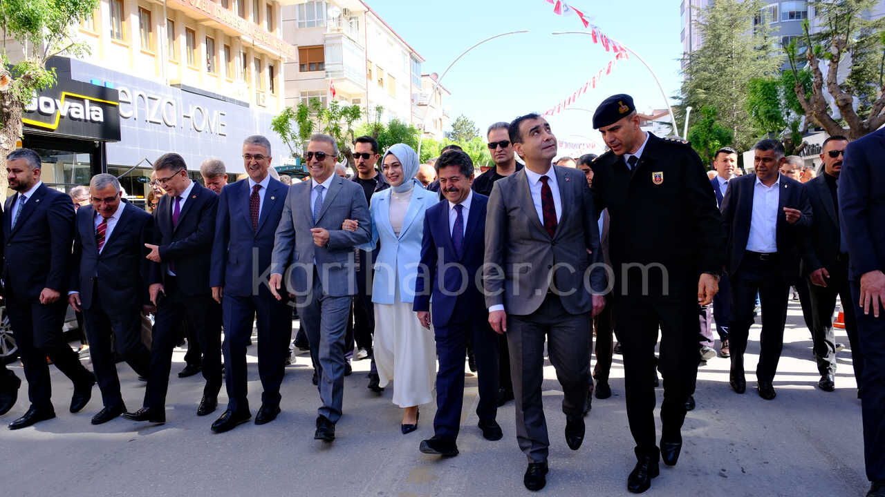 Karamanda Turk Dil Bayrami Coskusu Turk Dili Yuruyusu Gerceklestirildi12