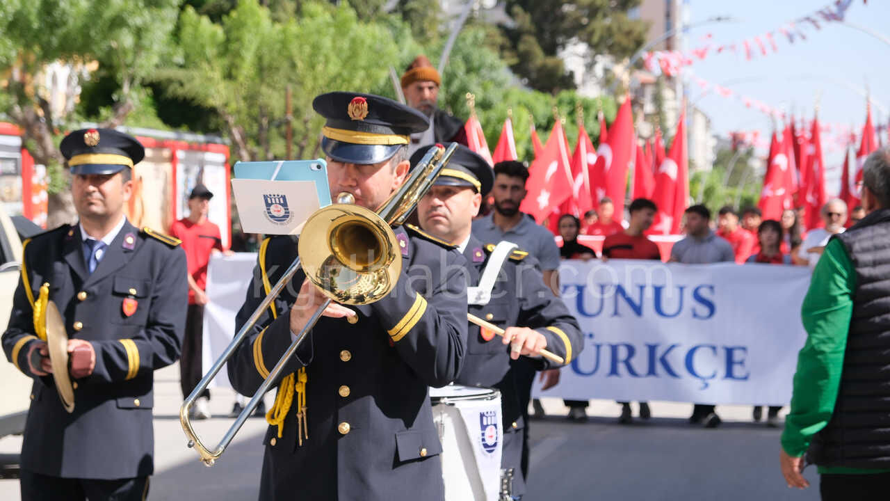 Karamanda Turk Dil Bayrami Coskusu Turk Dili Yuruyusu Gerceklestirildi19