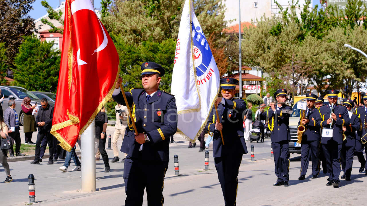 Karamanda Turk Dil Bayrami Coskusu Turk Dili Yuruyusu Gerceklestirildi3