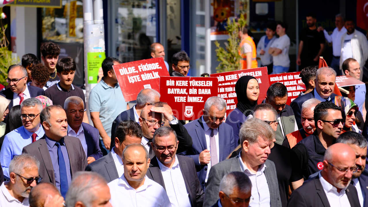 Karamanda Turk Dil Bayrami Coskusu Turk Dili Yuruyusu Gerceklestirildi7