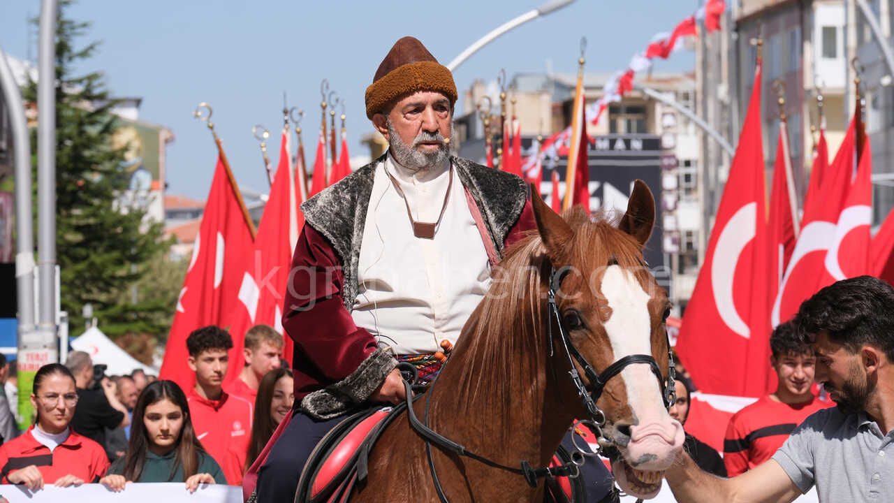 Karamanda Turk Dil Bayrami Coskusu Turk Dili Yuruyusu Gerceklestirildi8