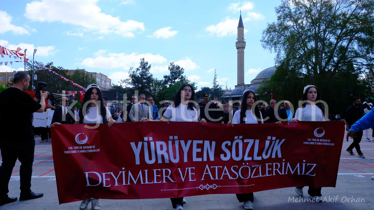 Karamanda Turk Dil Bayrami Kutlamalarinda Renkli Goruntuler10