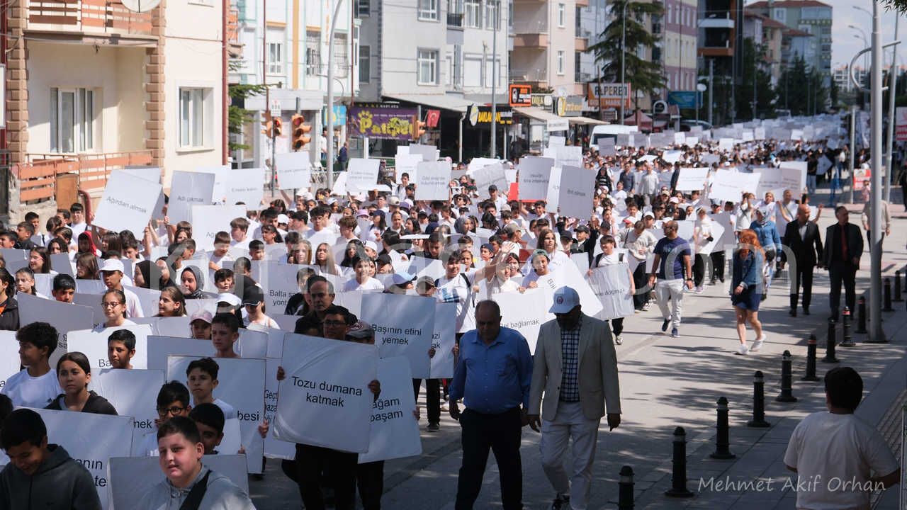 Karamanda Turk Dil Bayrami Kutlamalarinda Renkli Goruntuler4