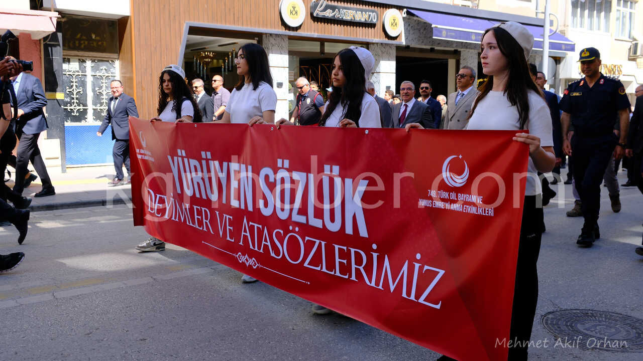 Karamanda Turk Dil Bayrami Kutlamalarinda Renkli Goruntuler5