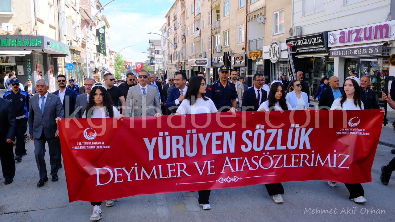 Karamanda Turk Dil Bayrami Kutlamalarinda Renkli Goruntuler6