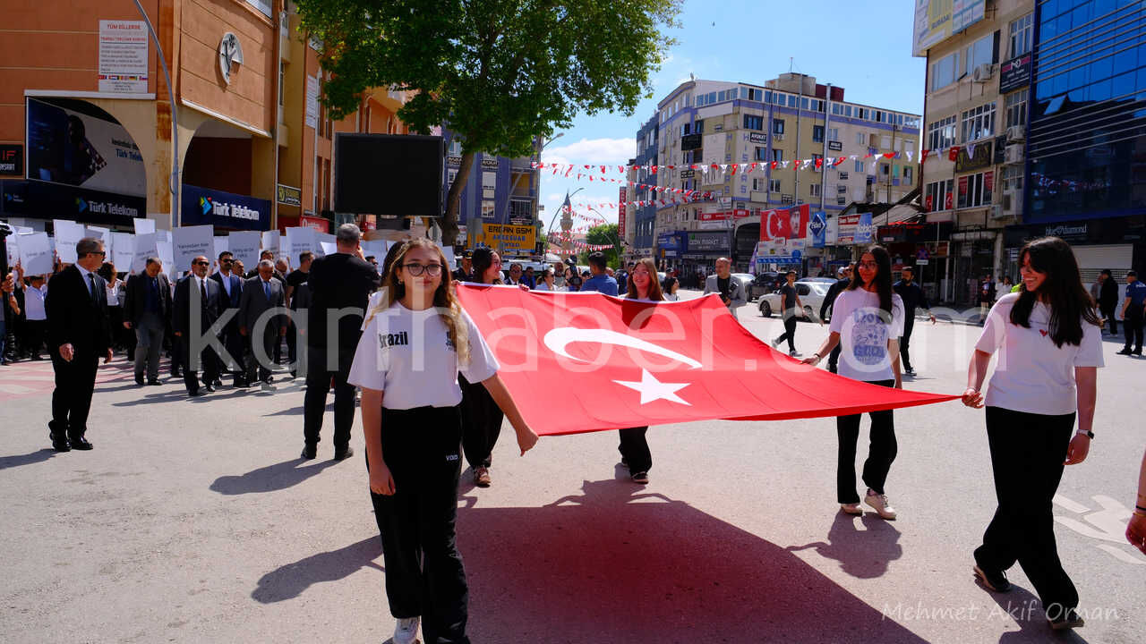 Karamanda Turk Dil Bayrami Kutlamalarinda Renkli Goruntuler7