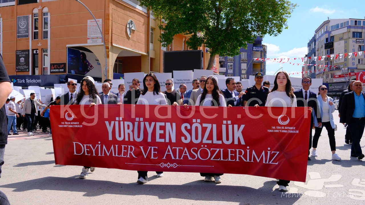 Karamanda Turk Dil Bayrami Kutlamalarinda Renkli Goruntuler8