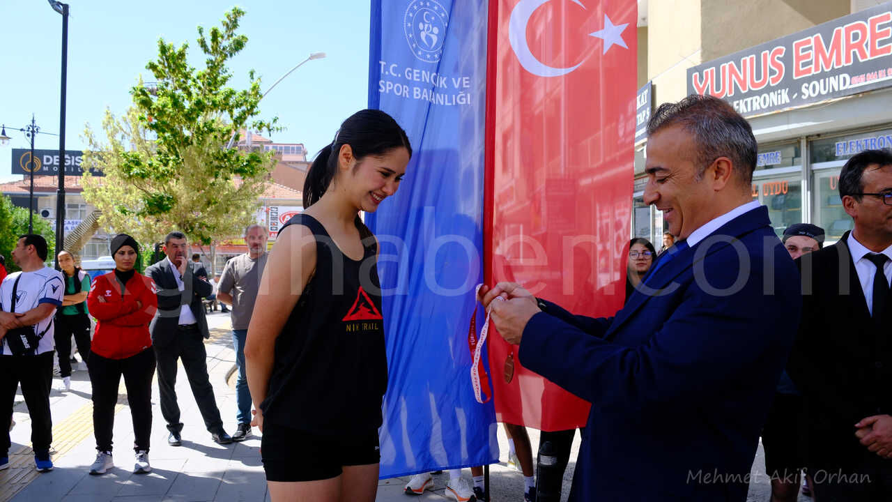Karamanda Turk Dil Bayrami Ve Yunus Emre Halk Kosusu Heyecani15