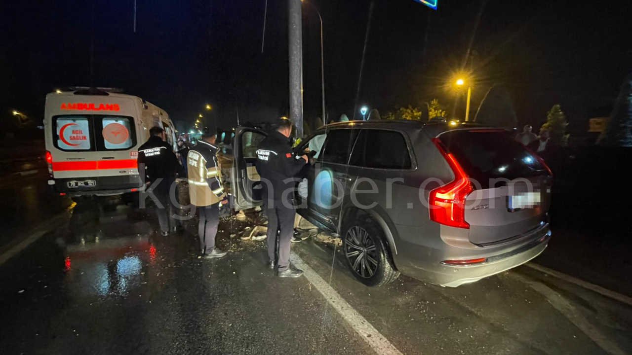 Kontrolden Cikan Cip Trafik Levhasinin Diregine Carpti 1 Yarali5