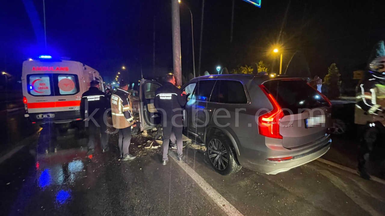 Kontrolden Cikan Cip Trafik Levhasinin Diregine Carpti 1 Yarali6