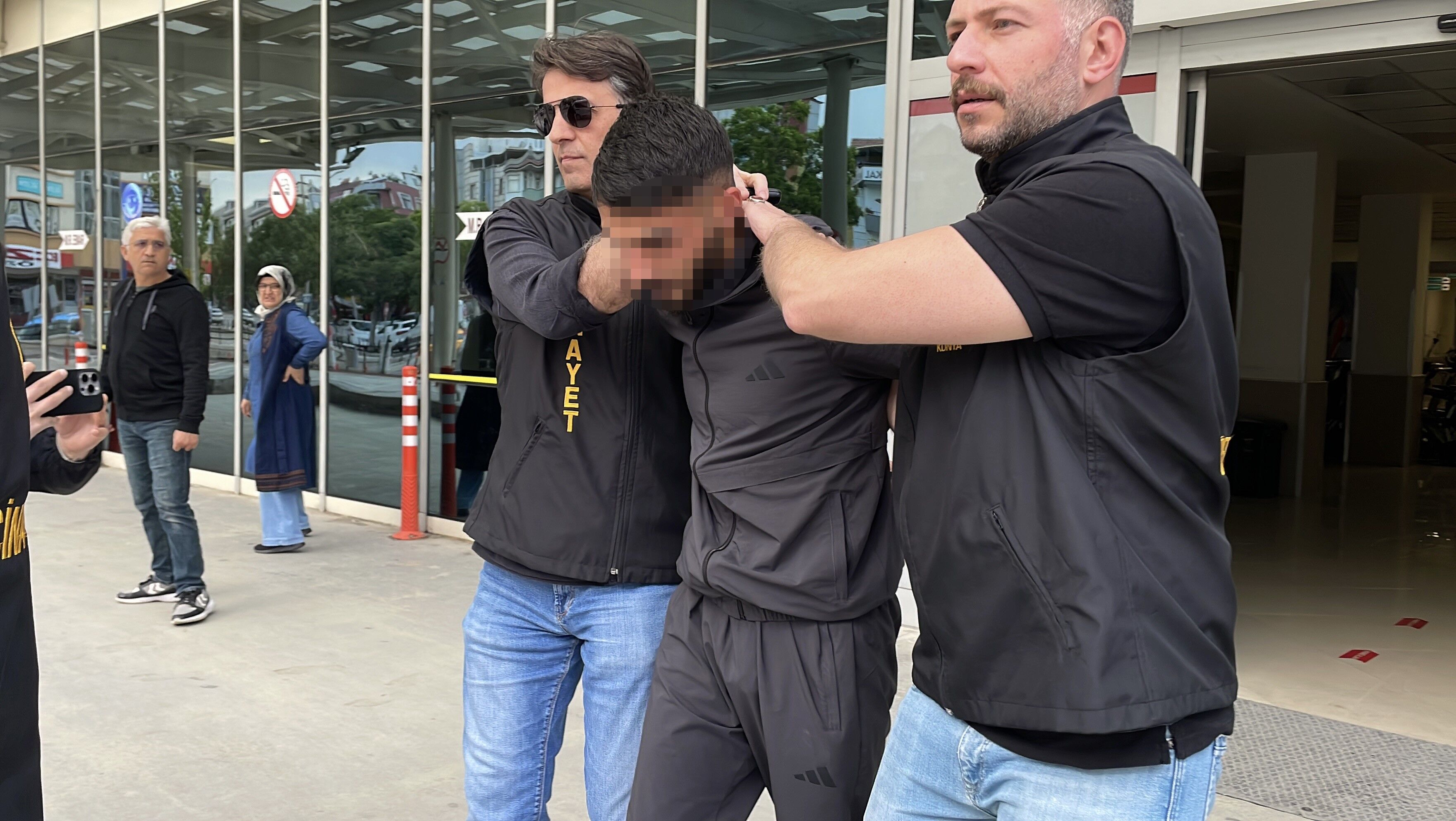 Konyada Kan Donduran Olay Annesinin Sevgilisini Olduren Zanli Yakalandi (2)