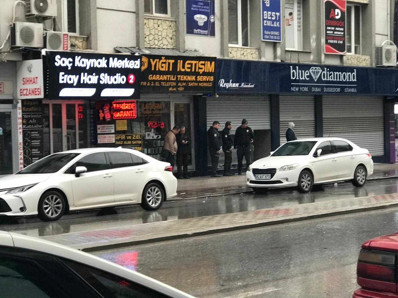 Konyada Motosikletli Kuyumcu Soygunu Supheliler Kacarken Kaza Yapti (2)