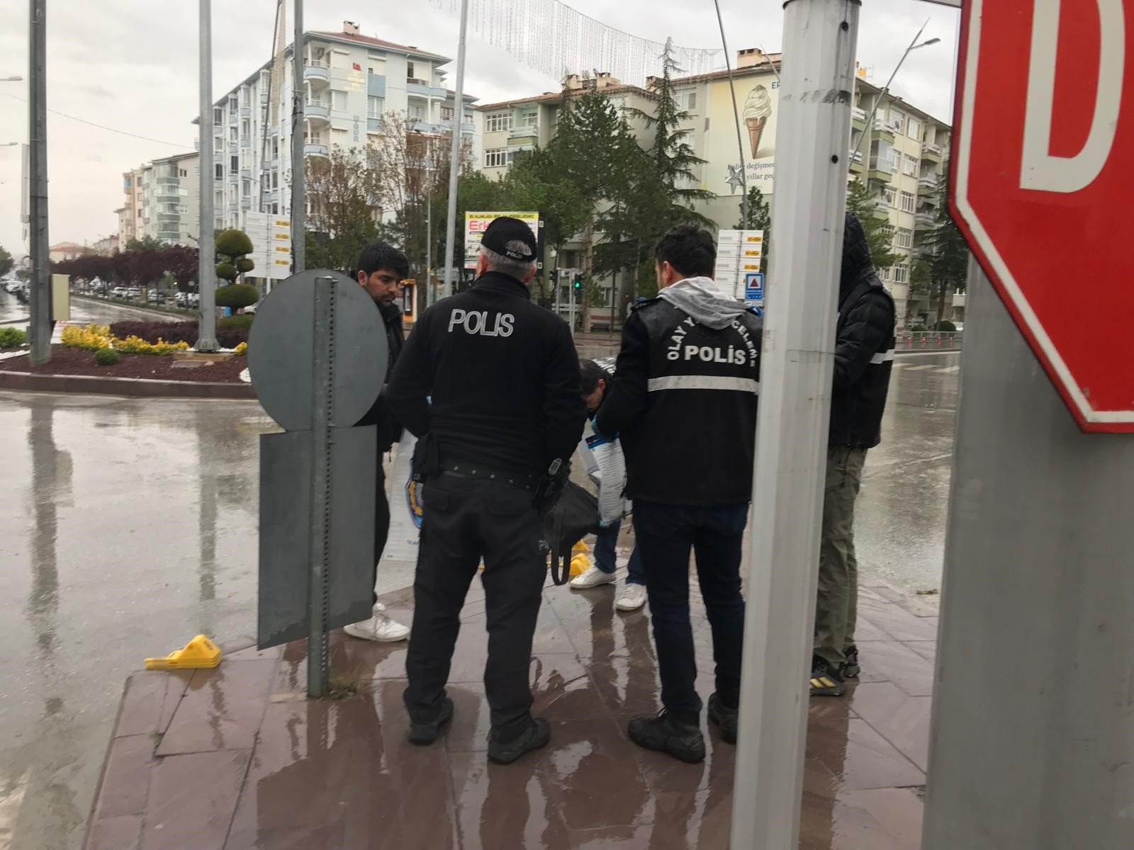 Konyada Motosikletli Kuyumcu Soygunu Supheliler Kacarken Kaza Yapti (3)