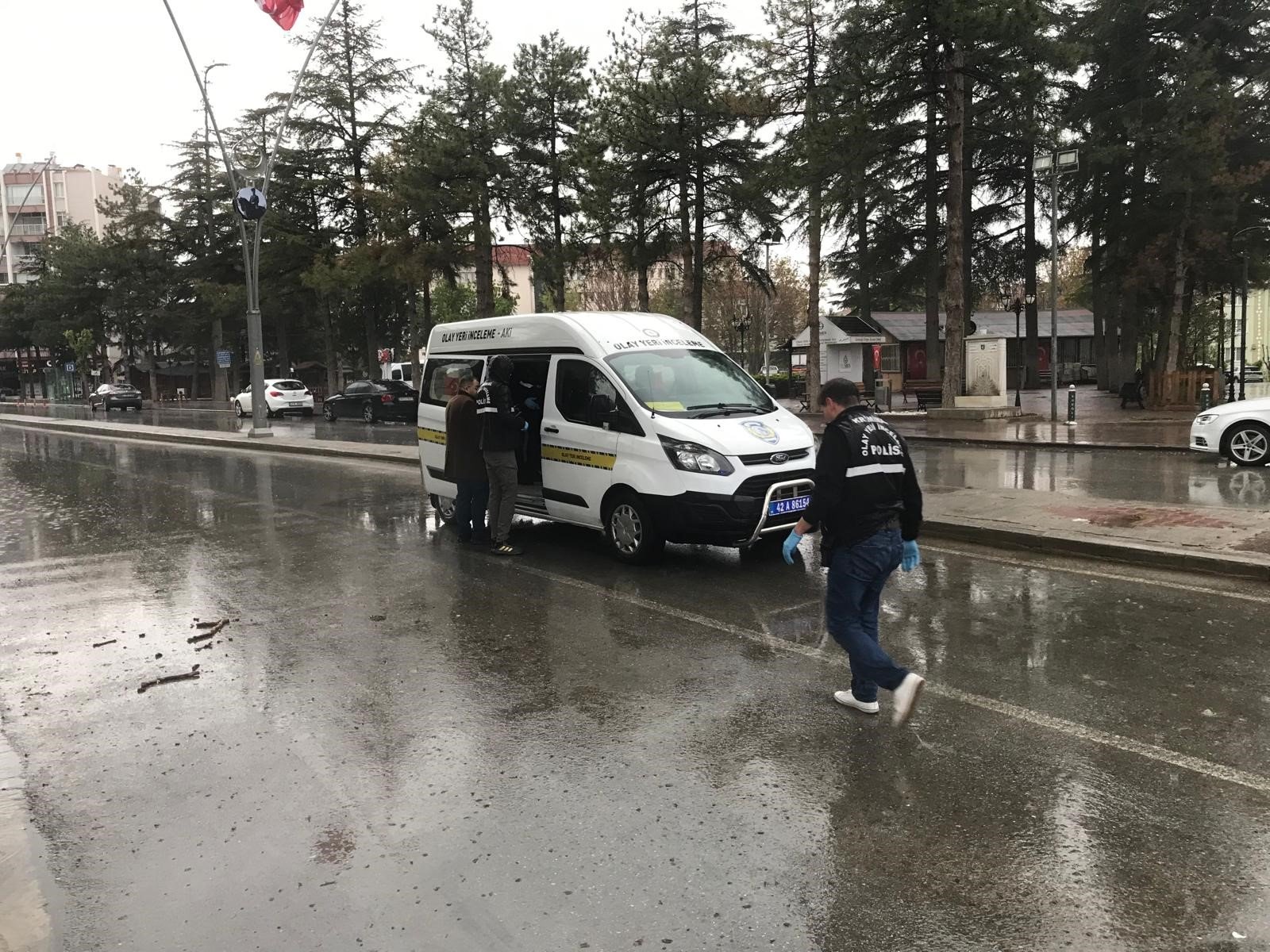 Konyada Motosikletli Kuyumcu Soygunu Supheliler Kacarken Kaza Yapti (5)
