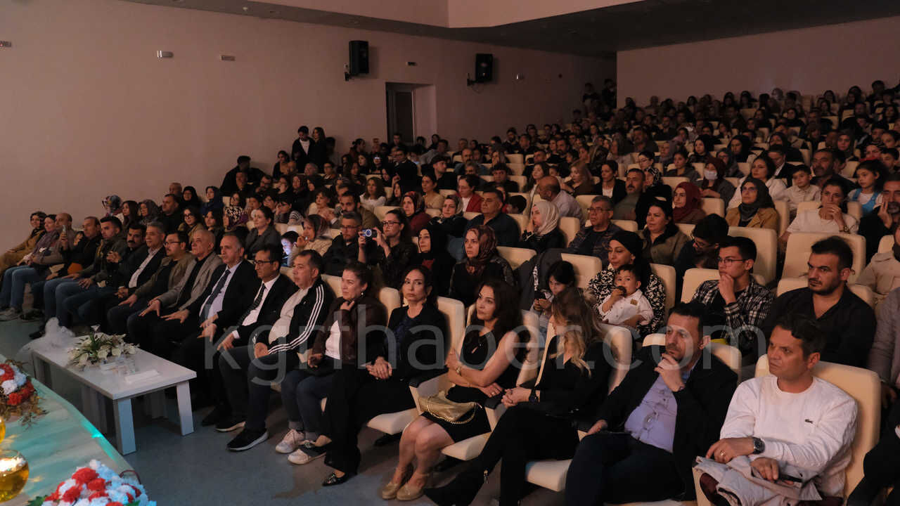 Lisenin Yil Sonu Konserinde Gorme Engelli Firdevs Performansiyla Geceye Damga Vurdu1