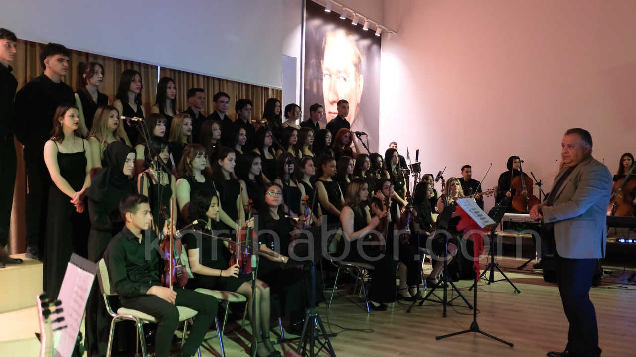 Lisenin Yil Sonu Konserinde Gorme Engelli Firdevs Performansiyla Geceye Damga Vurdu3