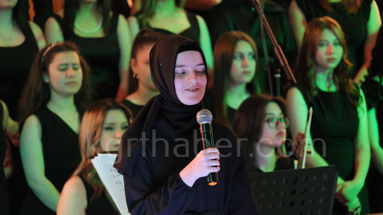 Lisenin Yil Sonu Konserinde Gorme Engelli Firdevs Performansiyla Geceye Damga Vurdu4