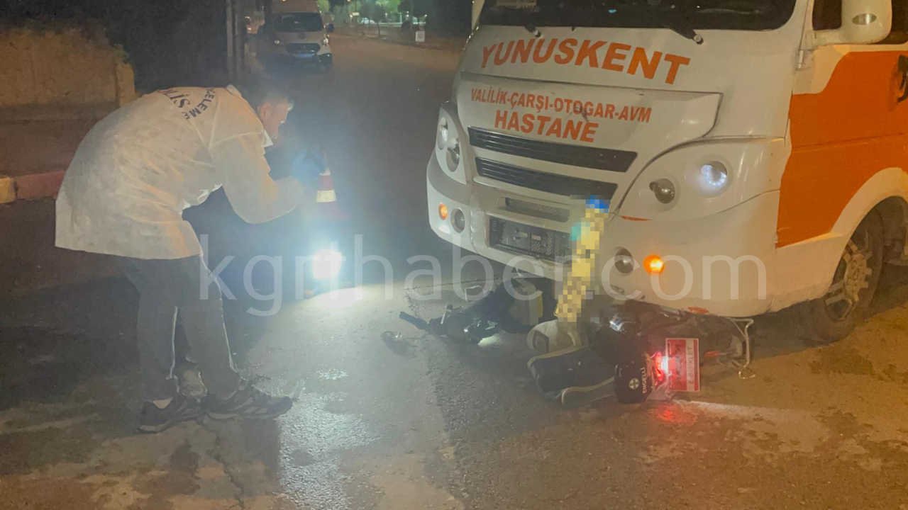 Minibusun Altinda Kalan Elektrikli Bisikletin Surucusu Agir Yaralandi10
