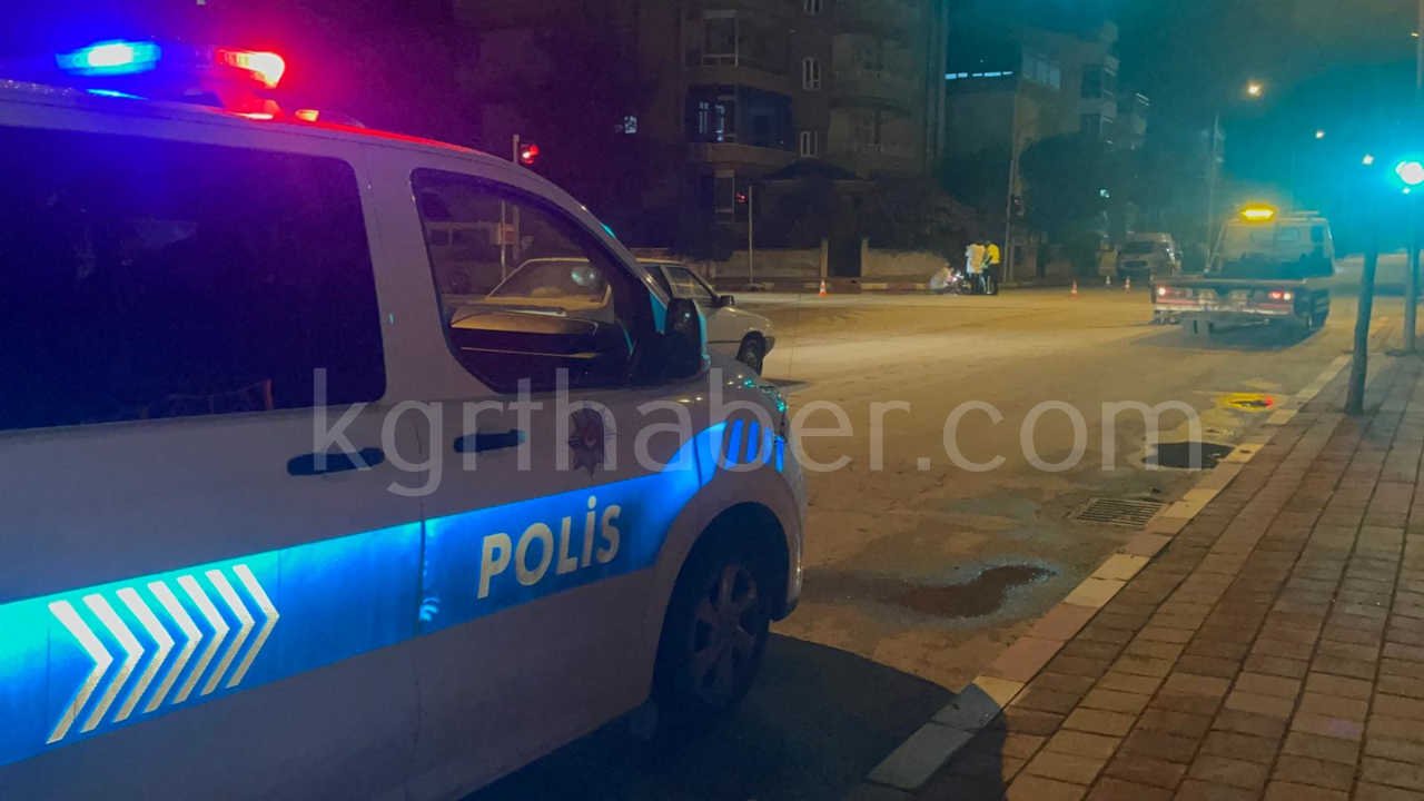 Minibusun Altinda Kalan Elektrikli Bisikletin Surucusu Agir Yaralandi15
