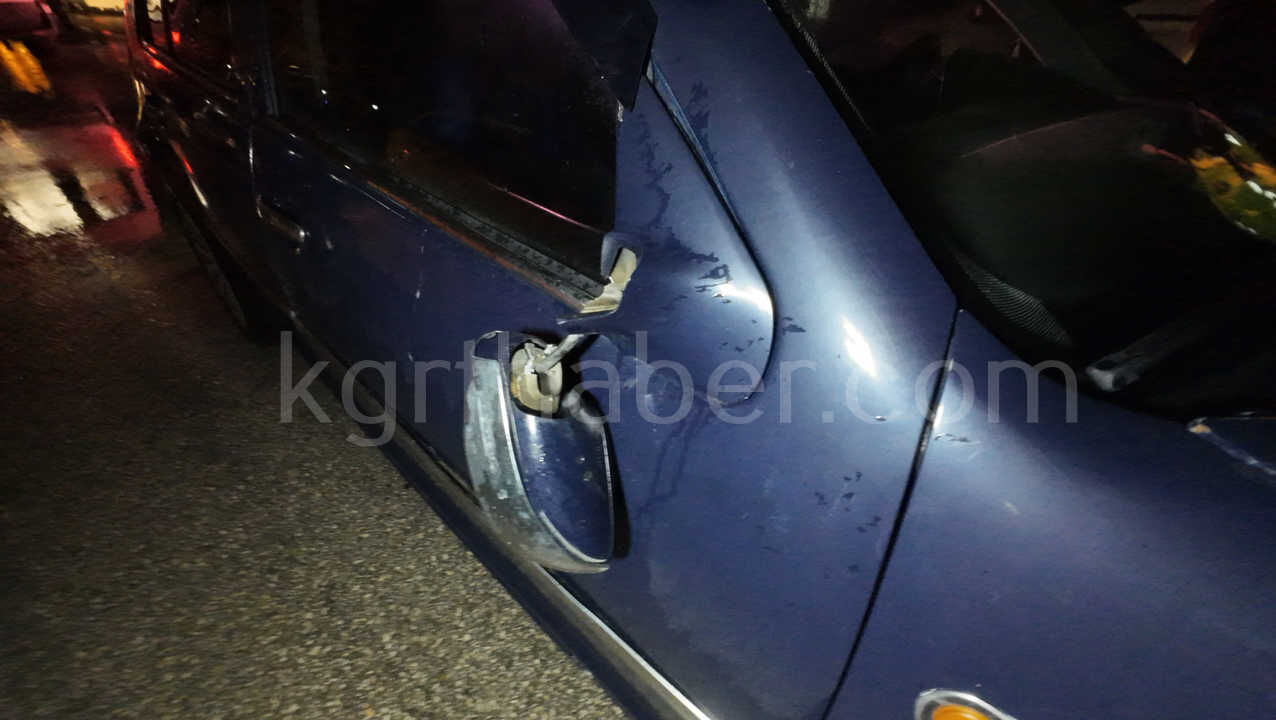 Otomobil Yolun Karsisina Gecmeye Calisan Yasli Adama Carpti 1 Yarali6