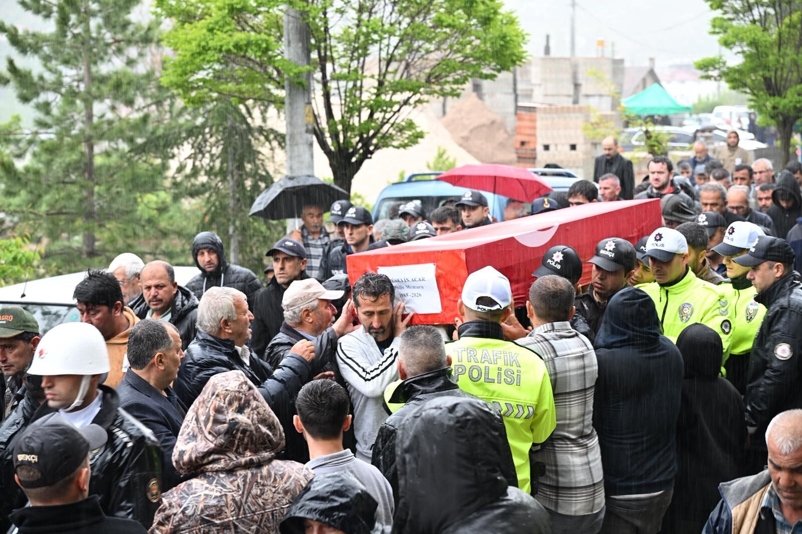 Polis Memuru Huseyin Acar Son Yolculuguna Ugurlandi (3)