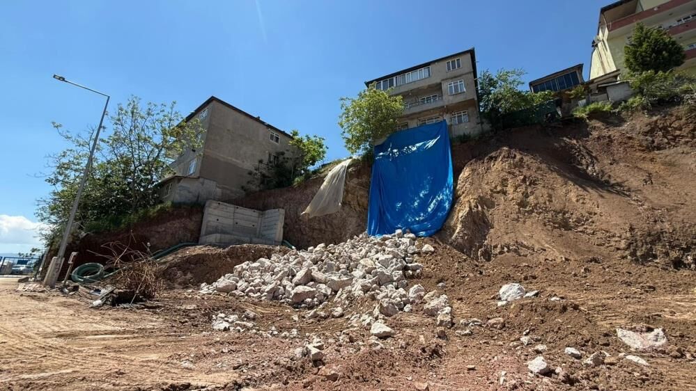 Temel Kazisi 56 Kisiyi Evinden Etti2