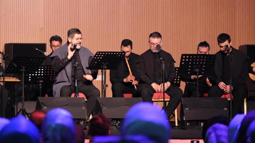 Turk Dil Bayraminda Meydan Meskleri Ziyafeti (3)