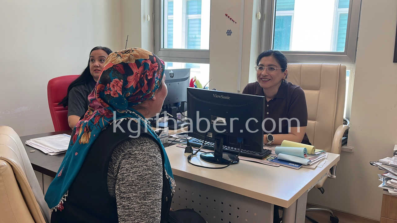 Uzmanindan Cilt Kanseri Uyarisi Gunes Koruyucuyu Tek Doz Surmek Yetmez2