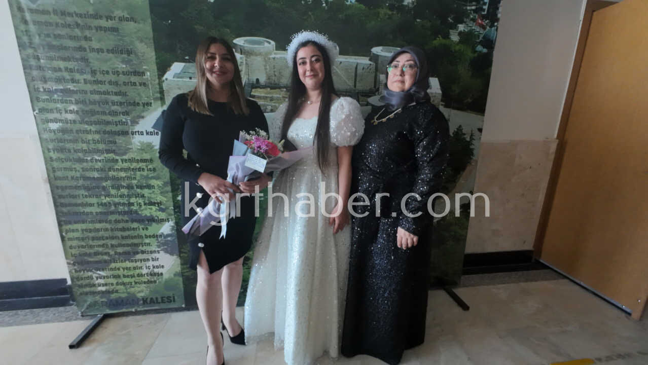 Annesinin Diktigi Gelinlikle Evlenecek Halk Egitim Kursiyerinden Kizina Ozel Tasarim2